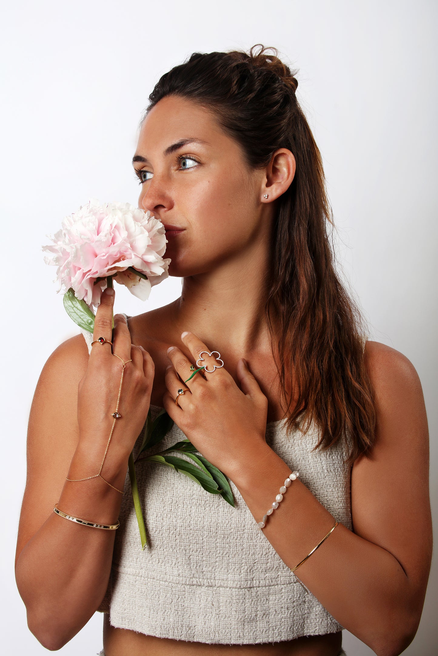 Triya Pavé Studs